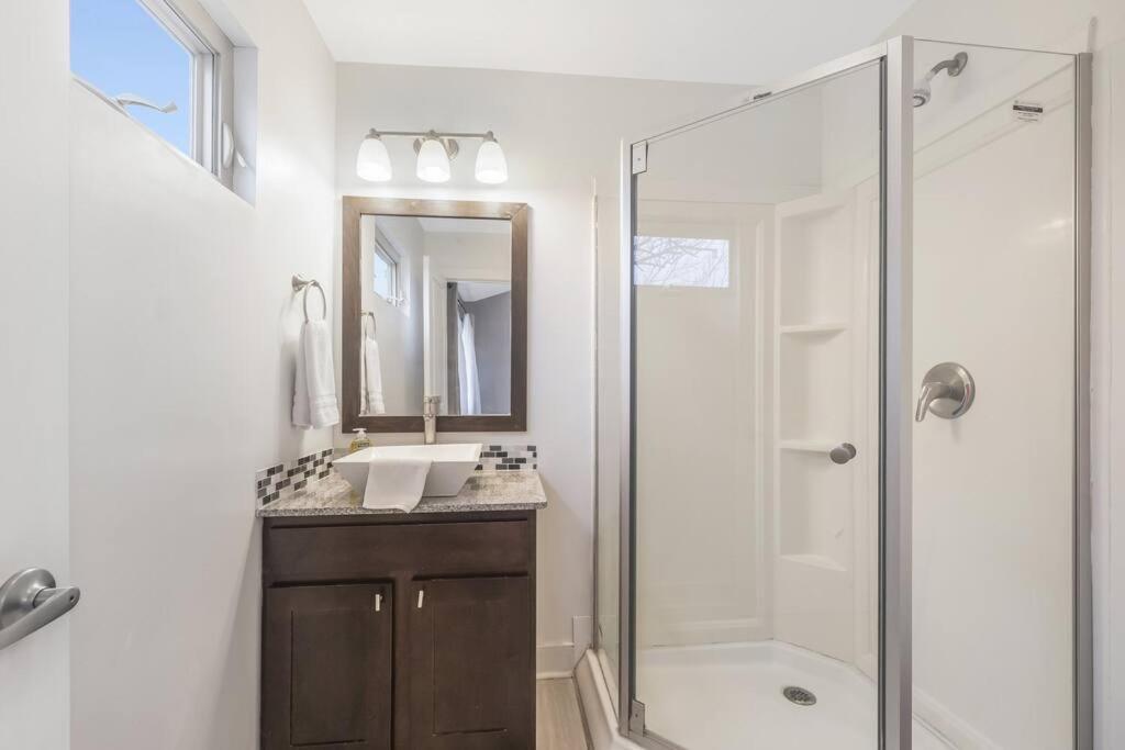 Cozy 2 Bed Townhome Near The Hospital لافايت المظهر الخارجي الصورة